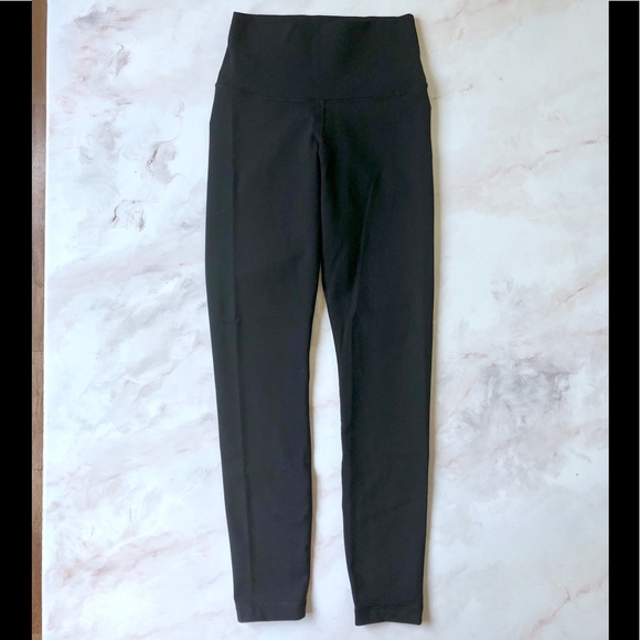 ❤️SOLD❤️Lululemon Black Wunder Under Hi-Rise 25” - Picture 3 of 7